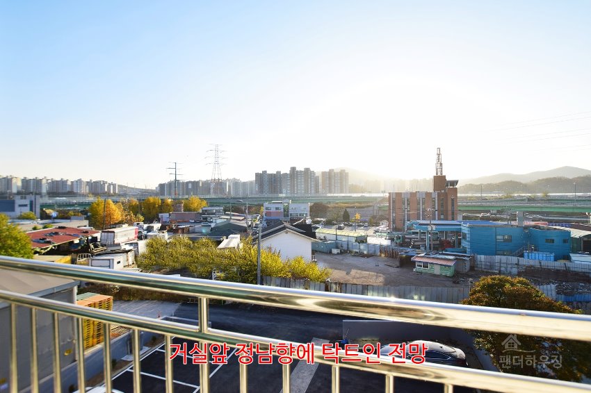 거실8.거실앞 정남향에 탁트인전망.JPG